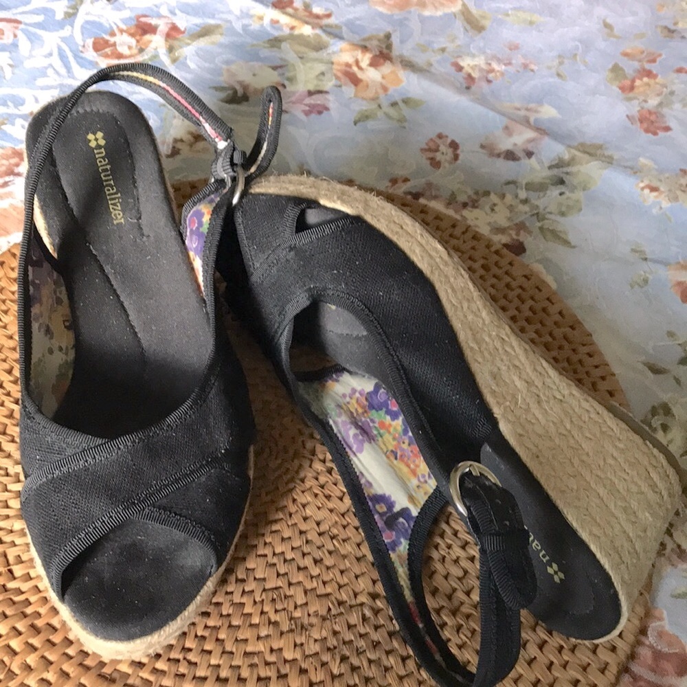 Adorable wedge sandals perfect for NOW!!